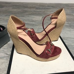 Gucci wedges dry rose